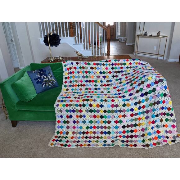 vintage 70s Cream RAINBOW Extra Large CROCHET AFGHAN hand knit blanket handmade - Picture 4 of 8